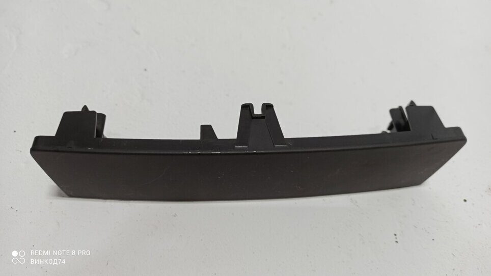 Заглушка гнезда под магнитолу Skoda Octavia 2 A5 2008-2013г